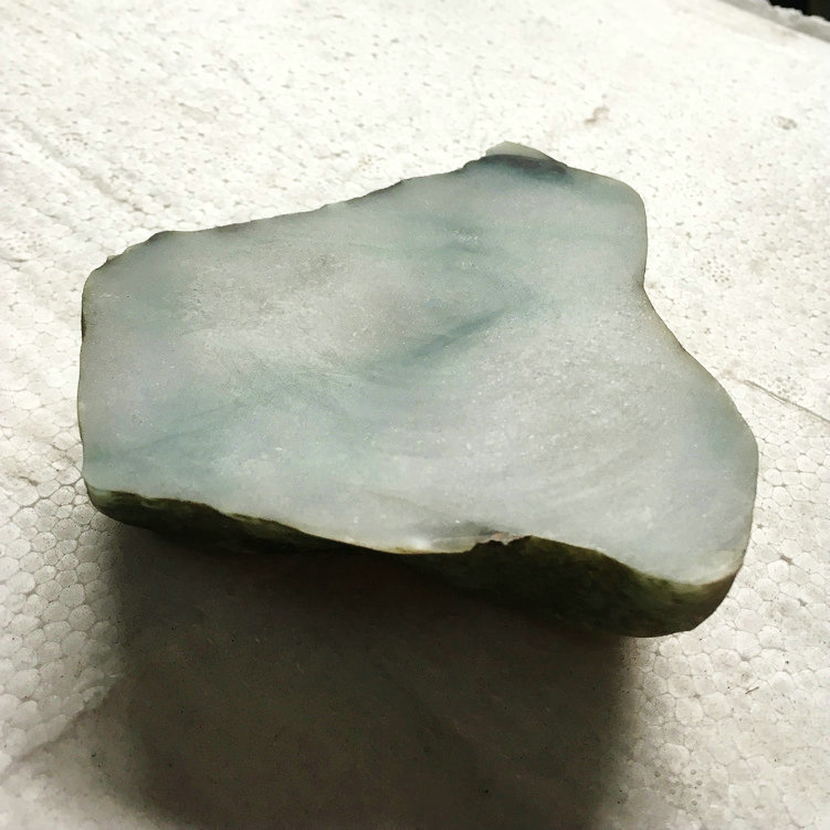 晨虹玉石切割機，金剛石線切割機，玉石切割效果